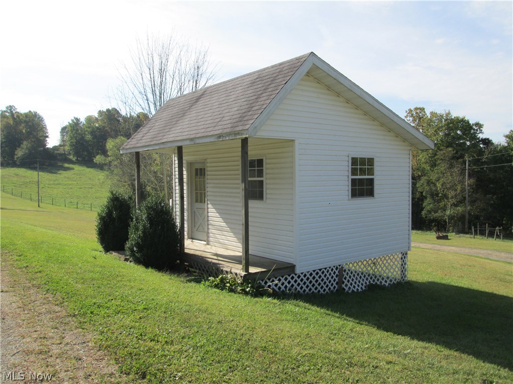65121 Mathews Road Cambridge, OH 43725 - Photo 30 of 35