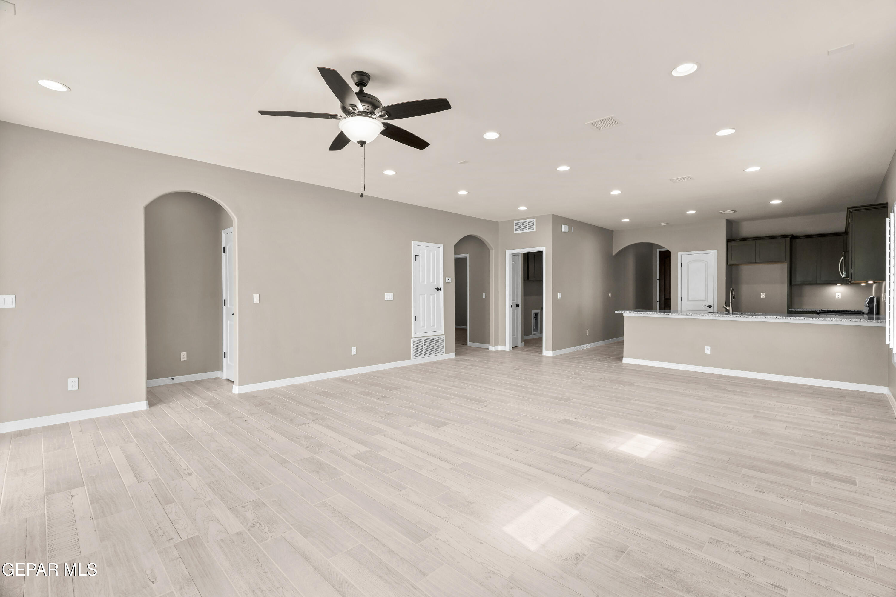 14928 Hill Ridge El Paso, TX 79938 - Photo 11 of 34 13828 Paseo De Miel-12