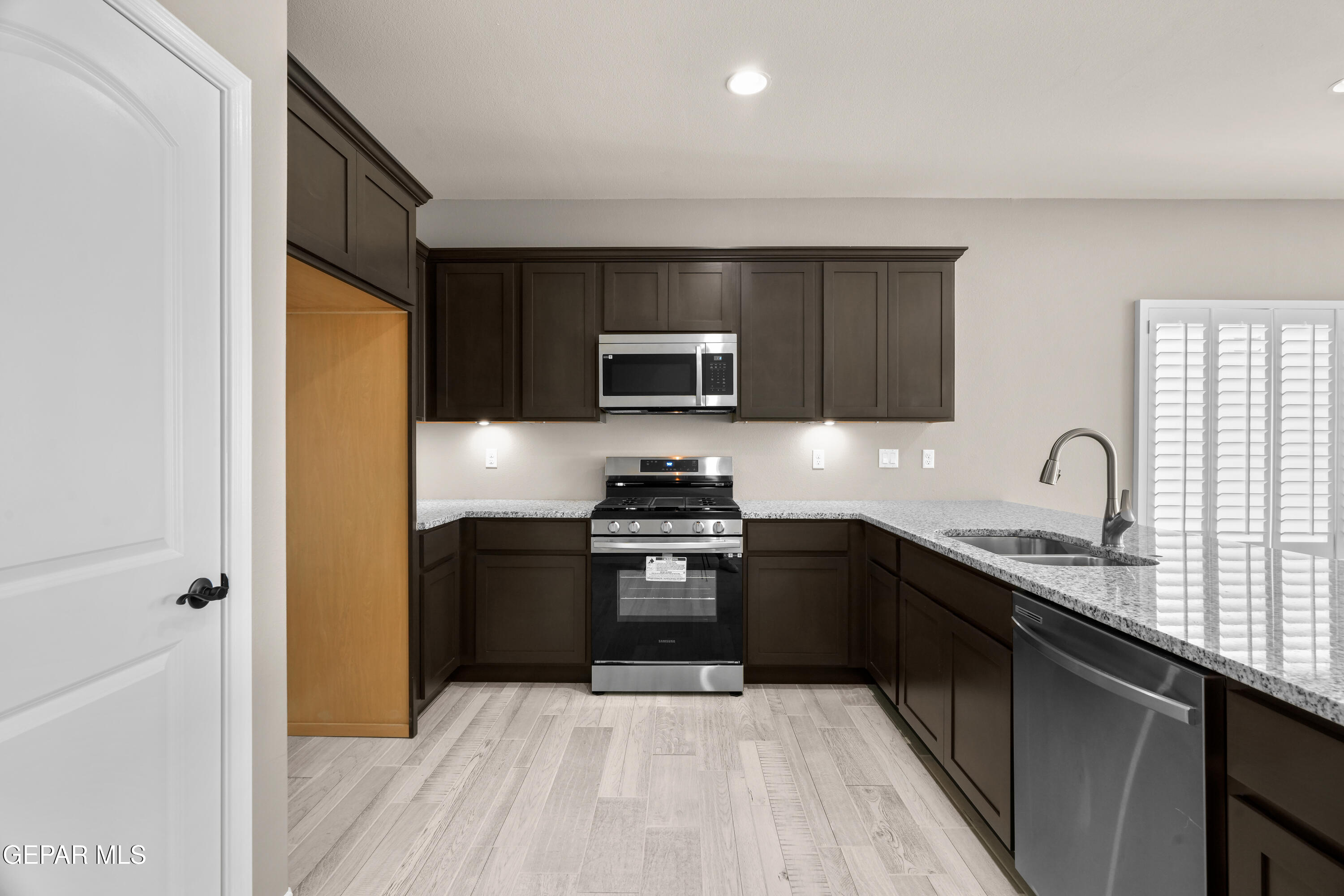 14928 Hill Ridge El Paso, TX 79938 - Photo 6 of 34 13828 Paseo De Miel-7