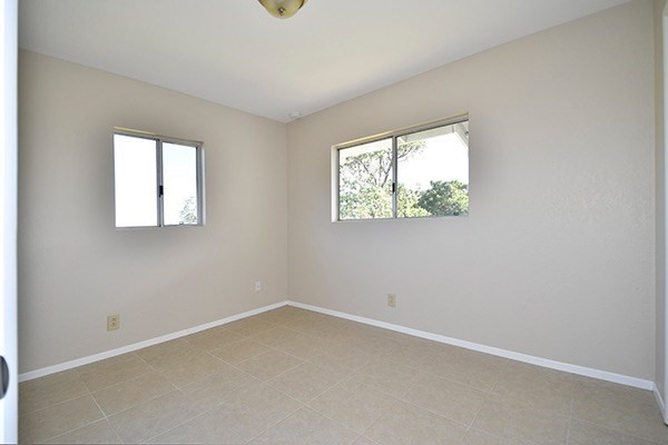 17-239 Volcano Road Keaau, HI 96749 - Photo 13 of 25 an empty room with windows