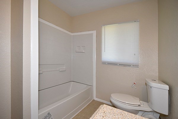 17-239 Volcano Road Keaau, HI 96749 - Photo 15 of 25 a bathroom with a toilet and a bathtub