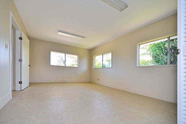 17-239 Volcano Road Keaau, HI 96749 - Photo 17 of 25 an empty room with windows