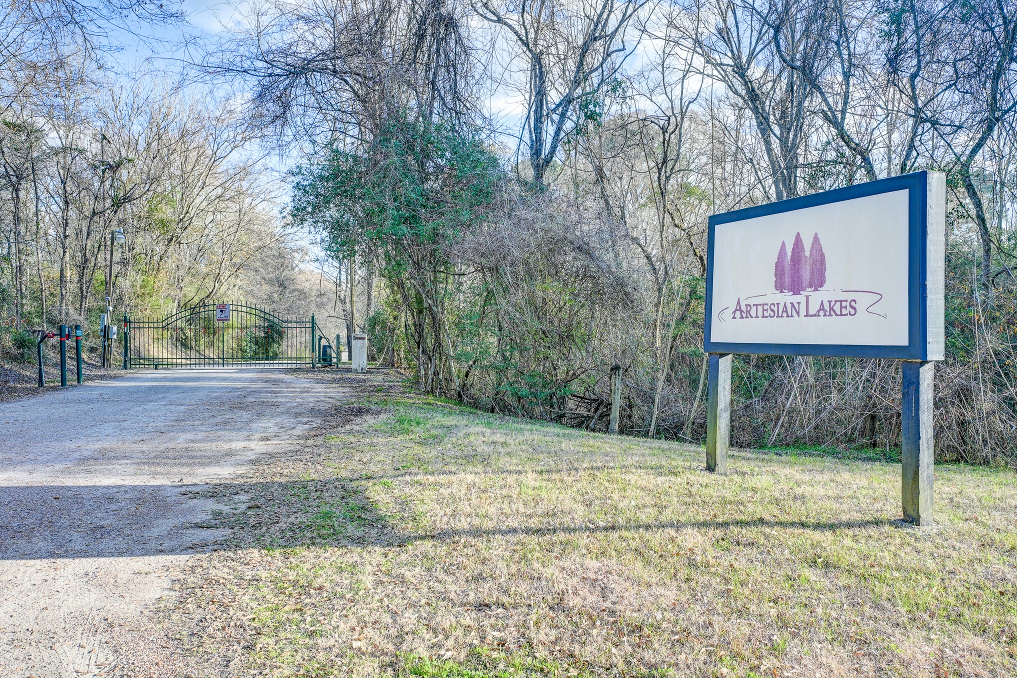 53 Smith Loop North Cleveland, TX 77327 - Photo 44 of 49 a sign that is on the side of the road