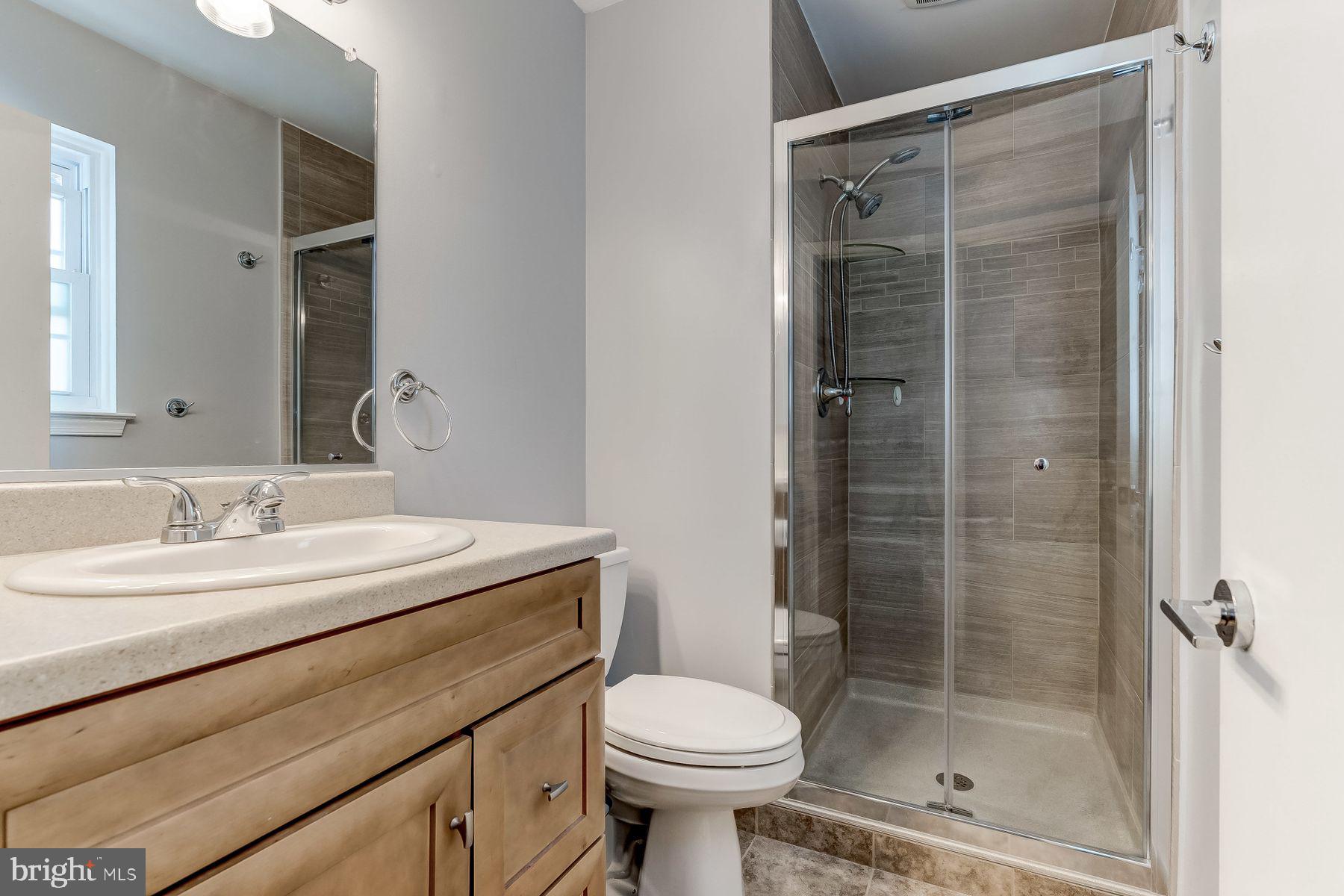 7471 Setting Sun Way Columbia, MD 21046 - Photo 11 of 20 Master bath