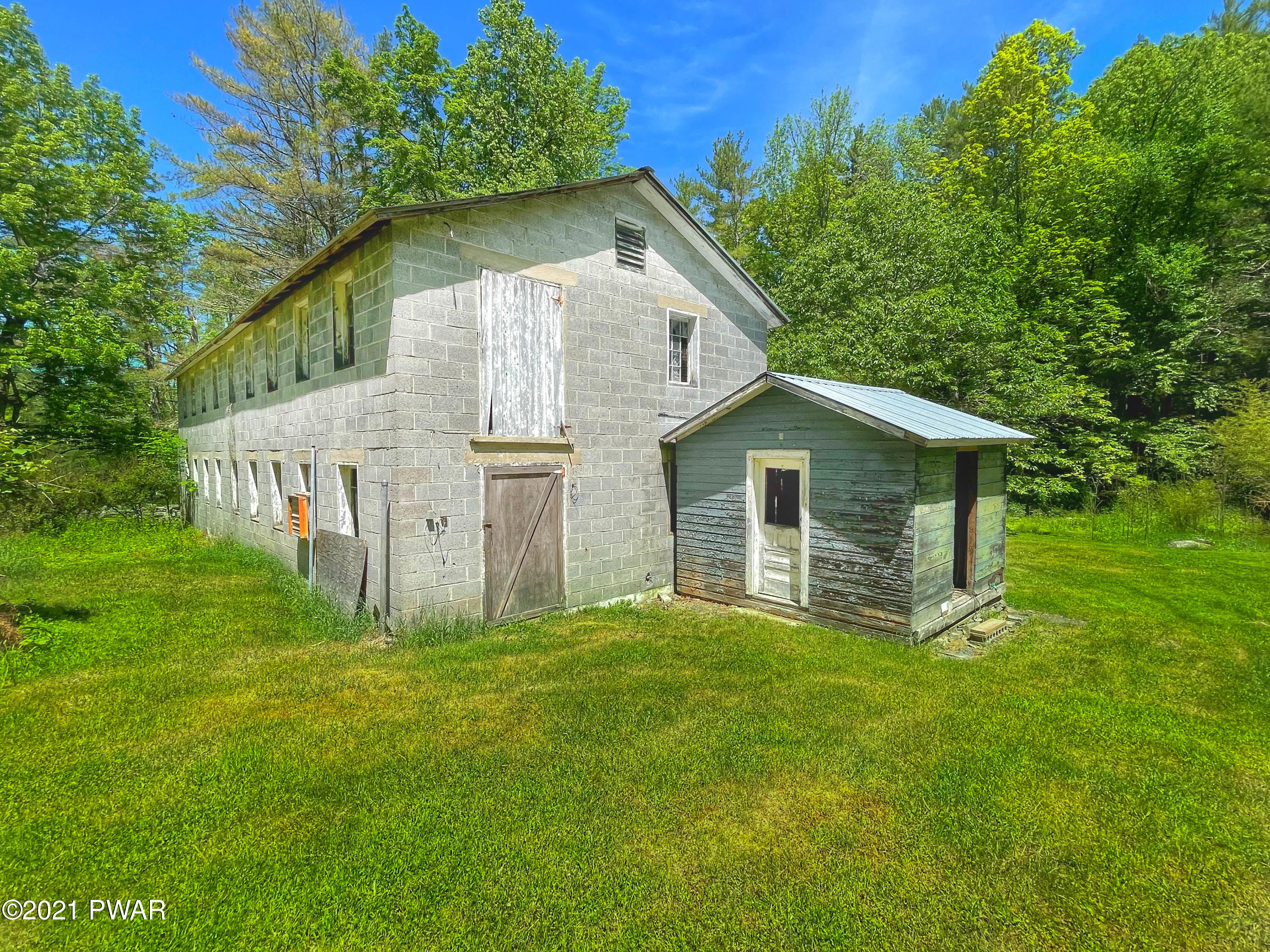 120 Bee Hollow Road Shohola, PA 18458 - Photo 8 of 38