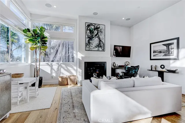 $2,099,000 | 1819 11th Street, Manhattan Beach, CA 90266