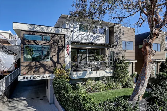 $2,099,000 | 1819 11th Street, Manhattan Beach, CA 90266