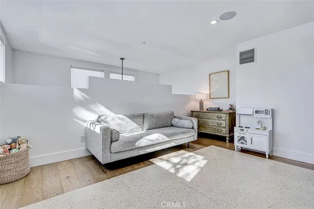 $2,099,000 | 1819 11th Street, Manhattan Beach, CA 90266