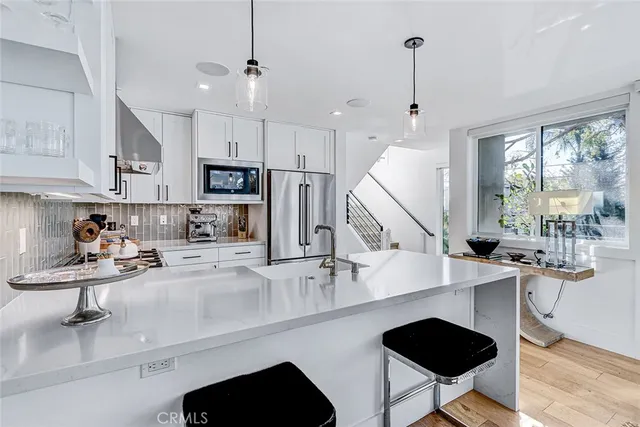 $2,099,000 | 1819 11th Street, Manhattan Beach, CA 90266