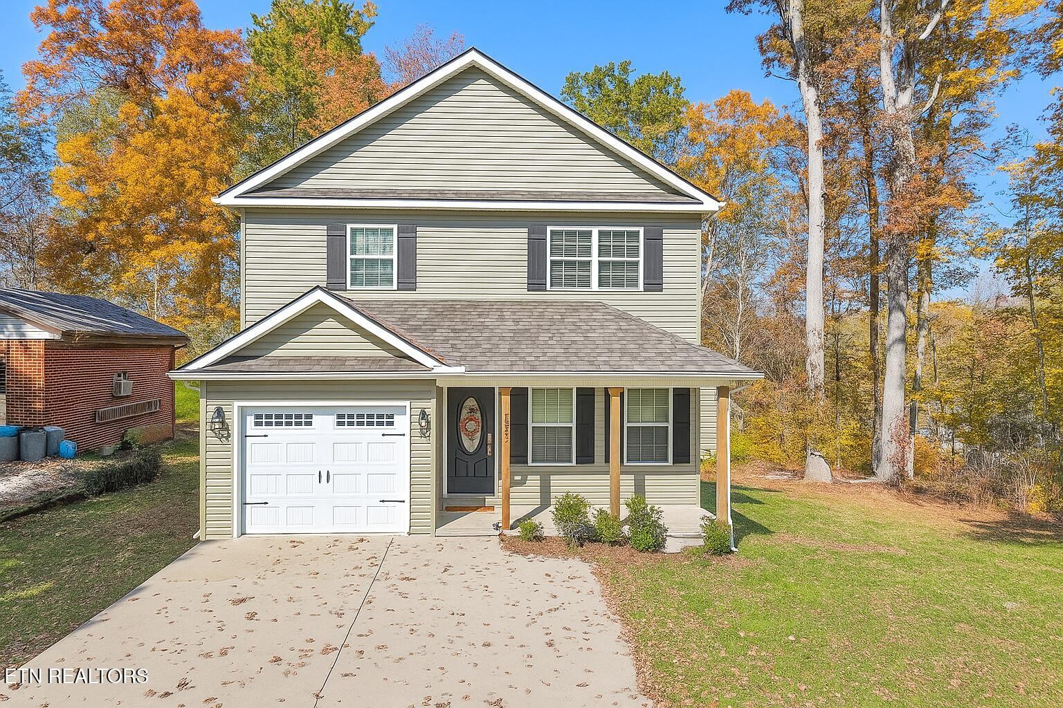 2201 Ridgecrest Drive Maryville, TN 37803 - Photo 1 of 40