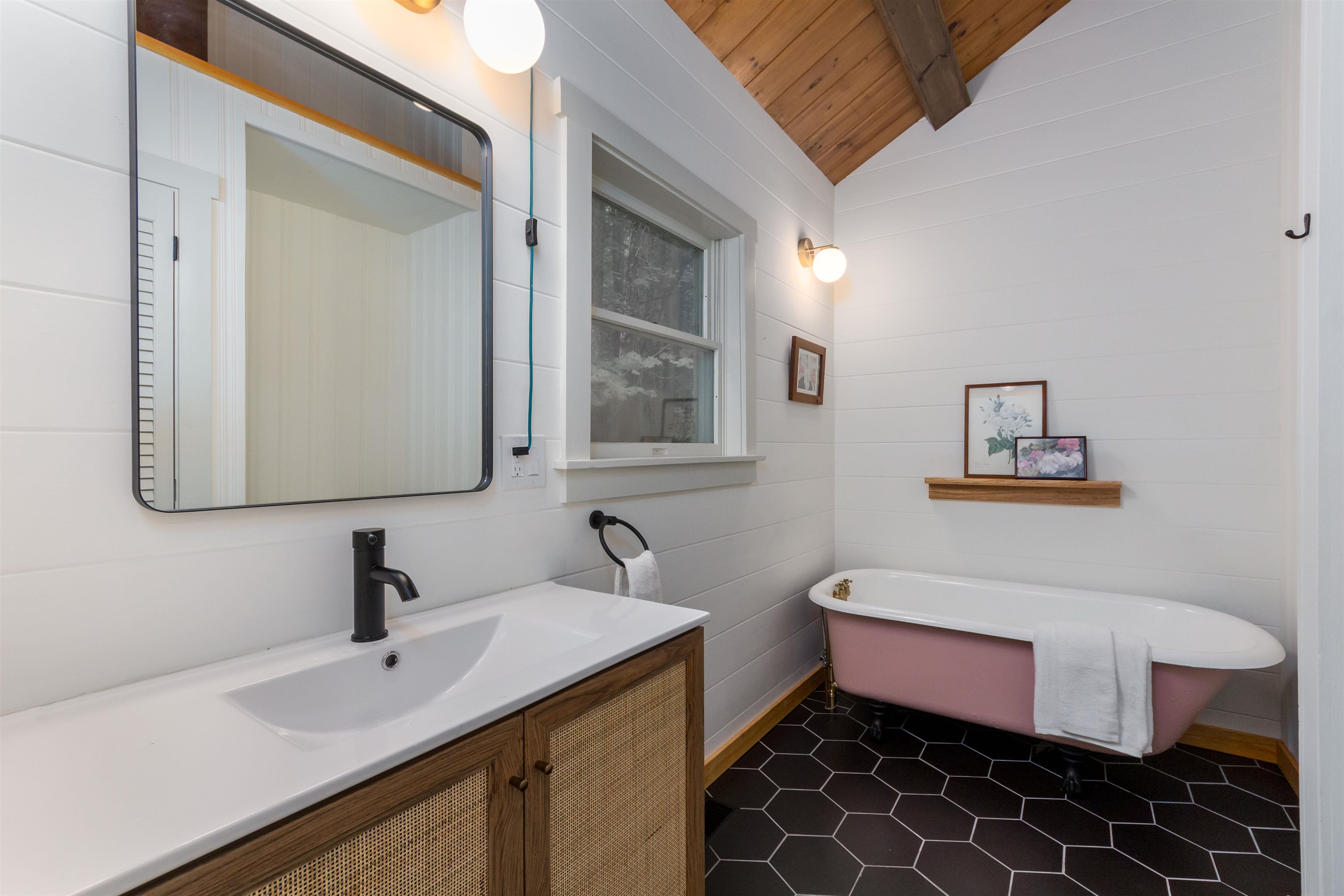 907 Hathaway Road Moretown, VT 05660 - Photo 5 of 30