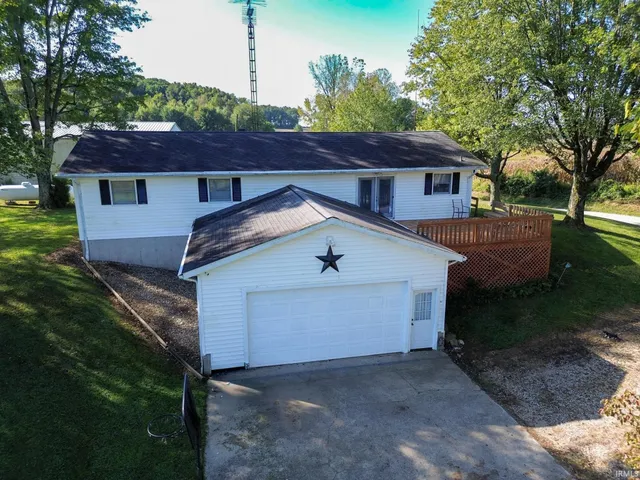 $285,000 | 3886 County Road 1300 East, Loogootee, IN 47553