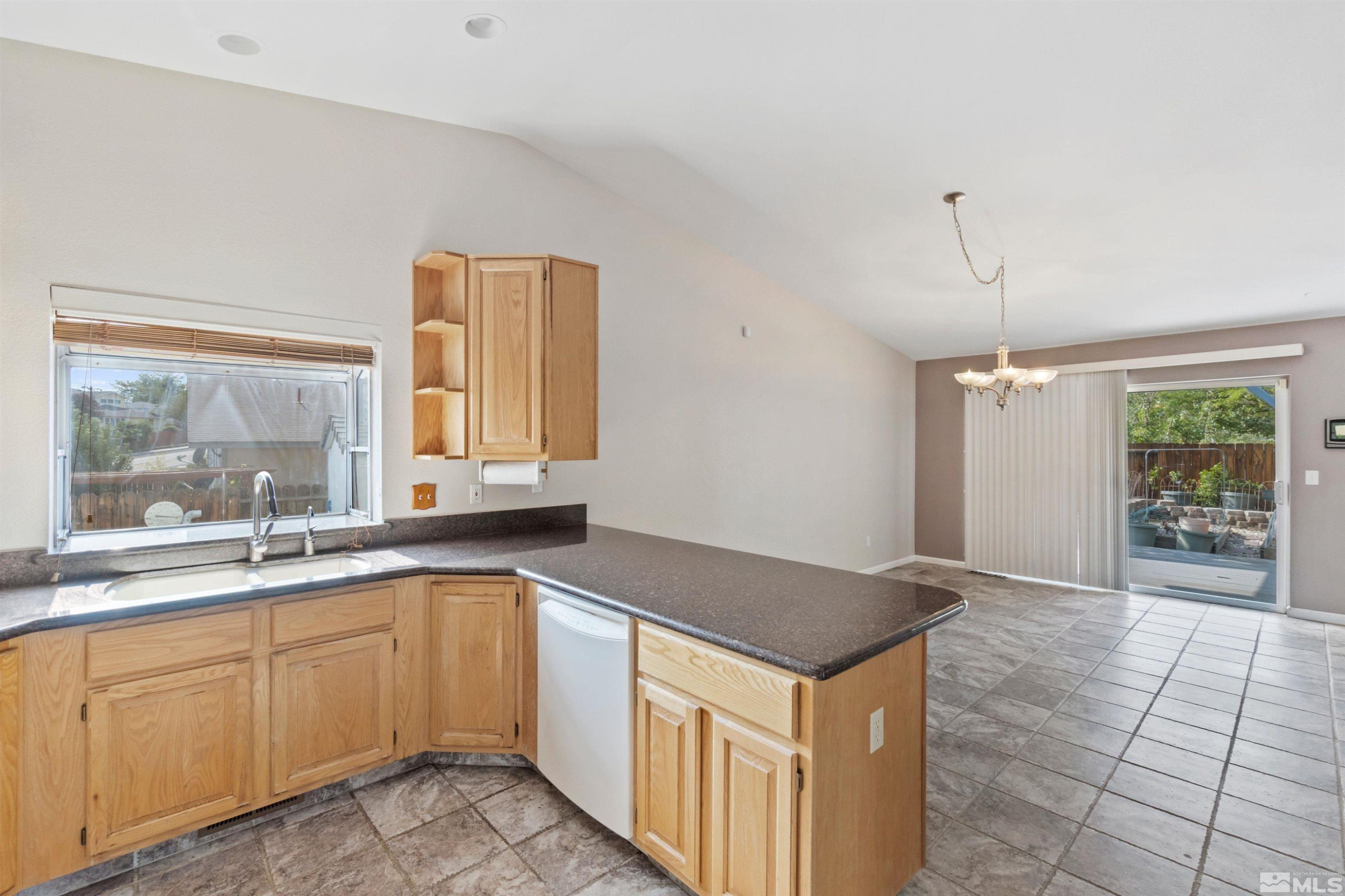 1975 Putnam Drive Reno, NV 89503 - Photo 7 of 29 Photo 7