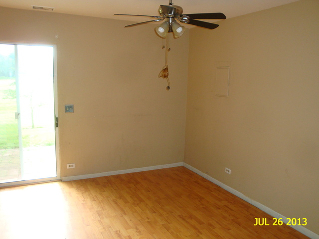 250 Rodenburg Road Roselle, IL 60172 - Photo 5 of 13 a view of a small space