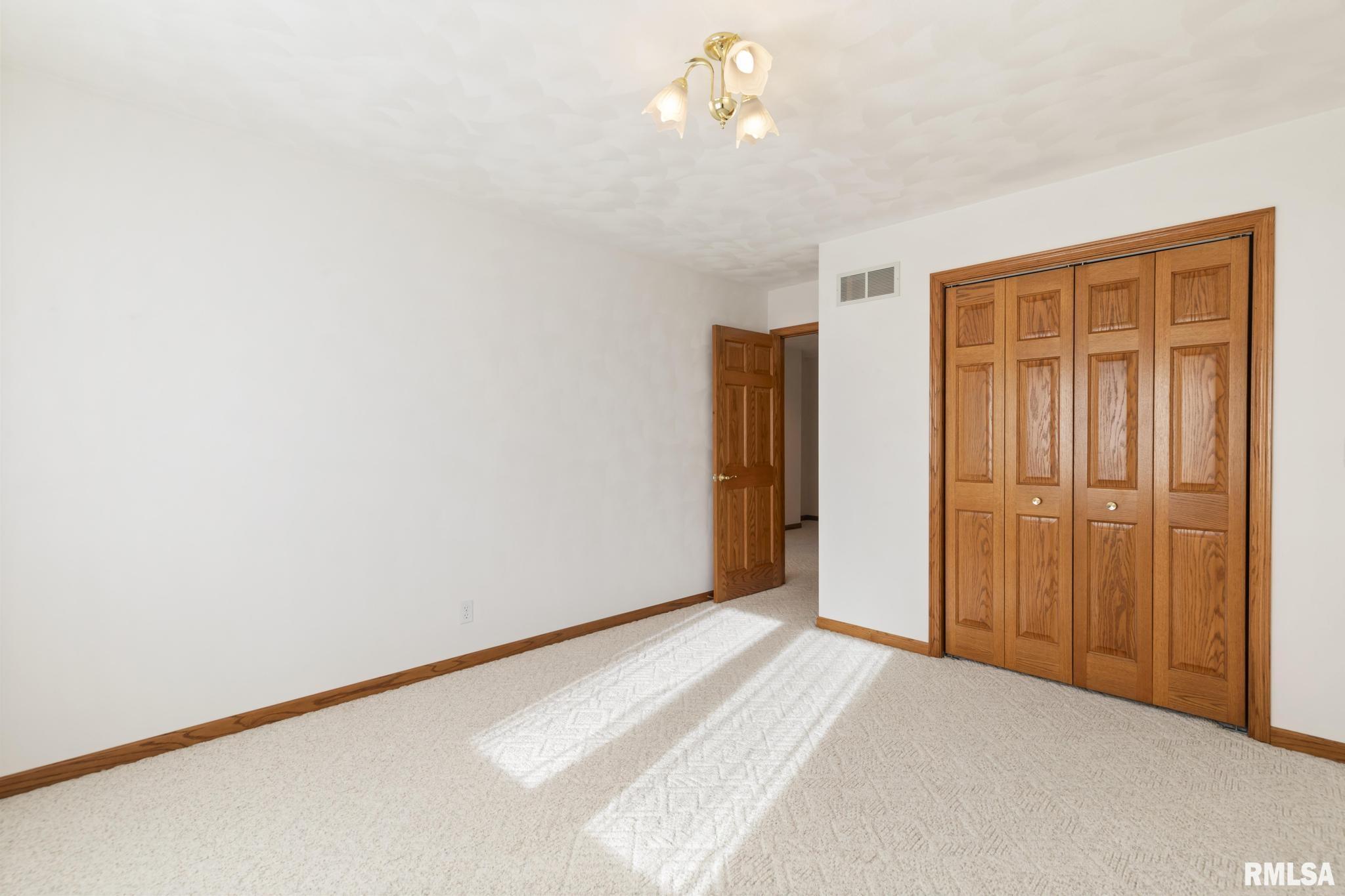 33 Diamond Point Morton, IL 61550 - Photo 39 of 62 Gallery Image 39
