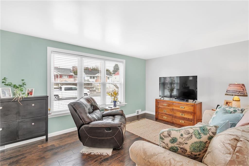 108 Carson Street Springdale, PA 15144 - Photo 14 of 25 Gallery Image 14