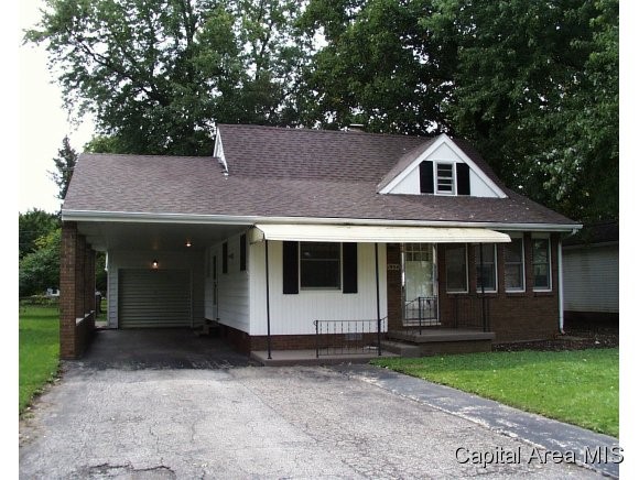 1954 East Hood Street Springfield, IL 62703 - Photo 1 of 1