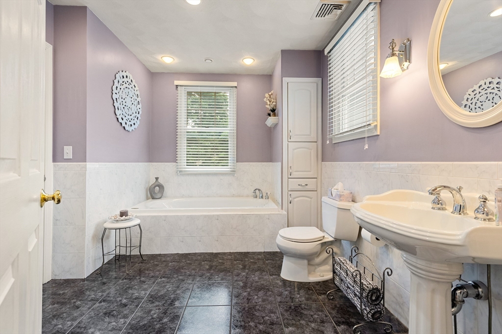 15 Garden Road Stoneham, MA 02180 - Photo 24 of 42