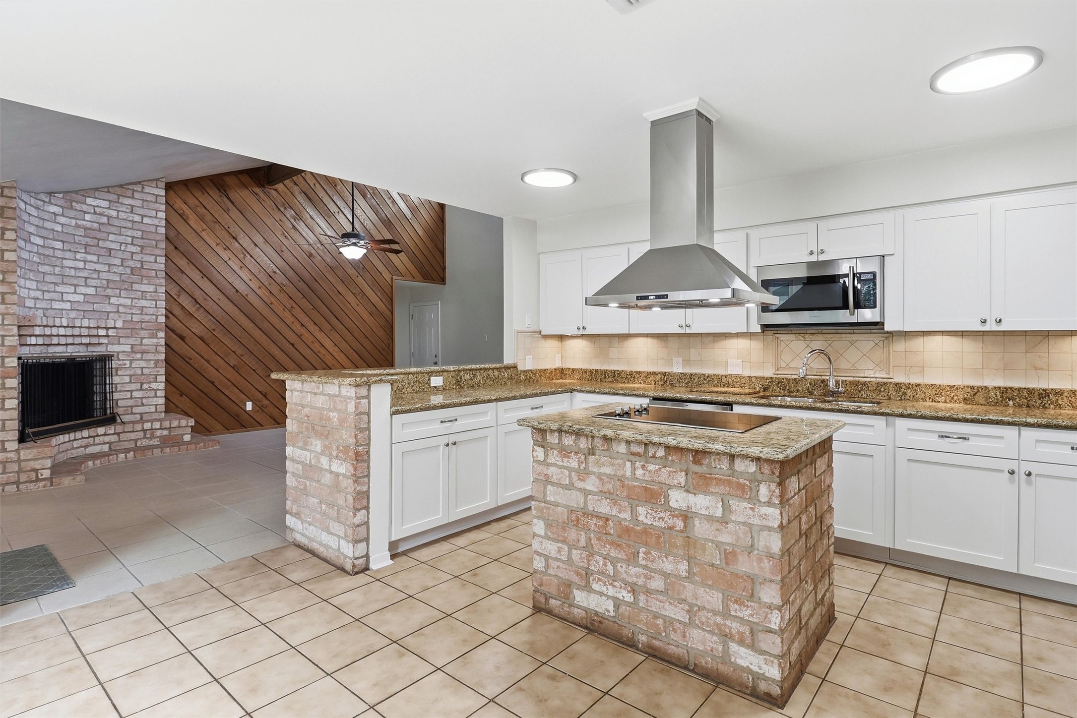 22411 Waynoka Road Katy, TX 77450 - Photo 11 of 34 White cabinetry with new drawers, faces and hardware installed.