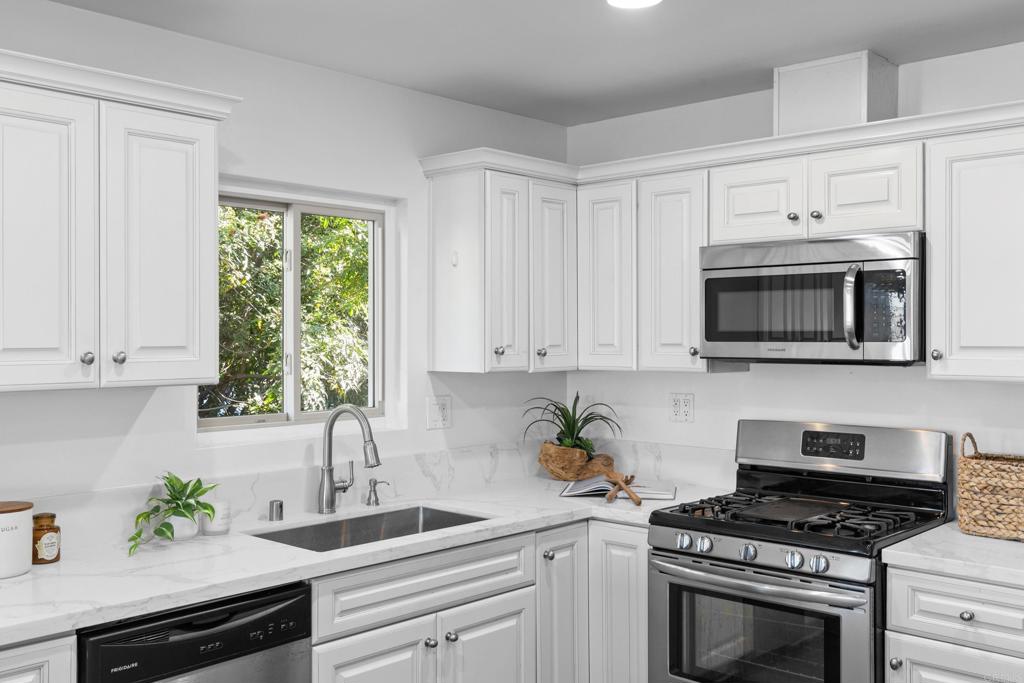 3745 Fenwick Drive Spring Valley, CA 91977 - Photo 9 of 52