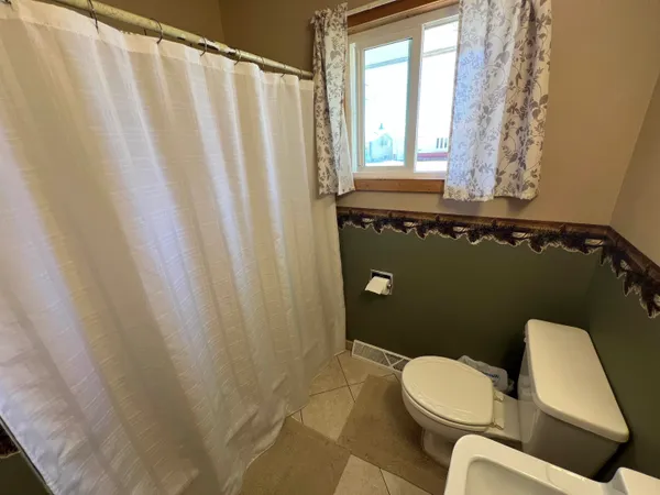 $227,500 | 401 North 15th Street East, Riverton, WY 82501