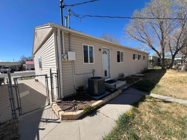 $227,500 | 401 North 15th Street East, Riverton, WY 82501