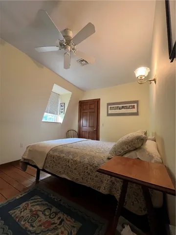 $2,600 | 45 Ayrault Street, Unit C3, Newport, RI 02840