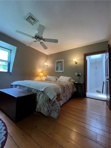 $2,600 | 45 Ayrault Street, Unit C3, Newport, RI 02840