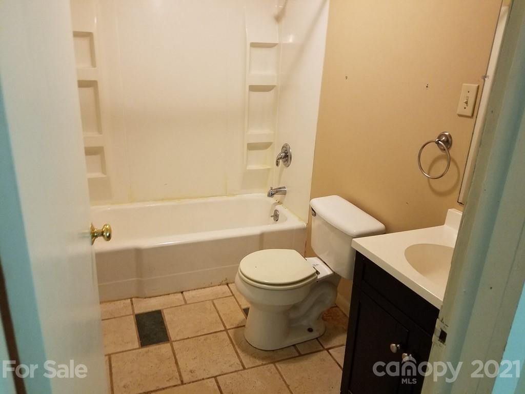 80 1/2 Rice Branch Road Asheville, NC 28804 - Photo 12 of 15 Gallery Image 12