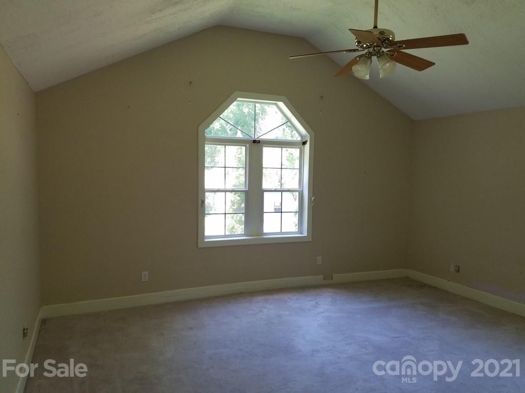 80 1/2 Rice Branch Road Asheville, NC 28804 - Photo 6 of 15 Gallery Image 6