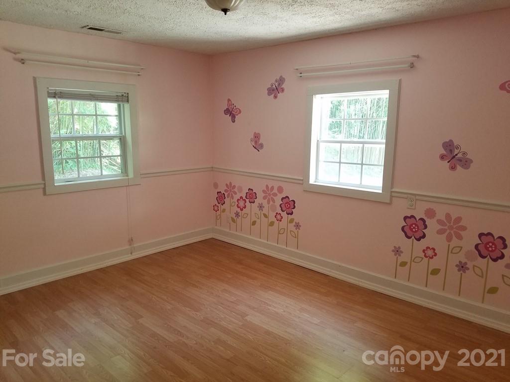 80 1/2 Rice Branch Road Asheville, NC 28804 - Photo 9 of 15 Gallery Image 9