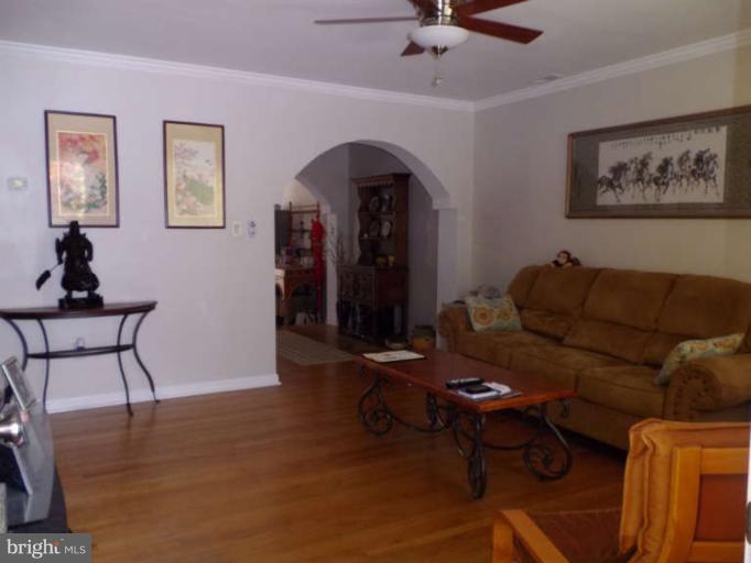 3805 Findley Road Woodbridge, VA 22193 - Photo 2 of 8 Living Room