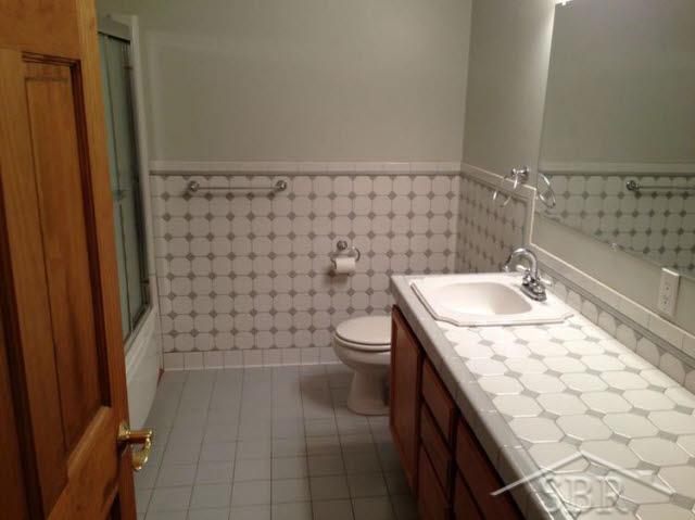 121 East Sugnet Road Midland, MI 48642 - Photo 14 of 19 20362646-13.JPG
