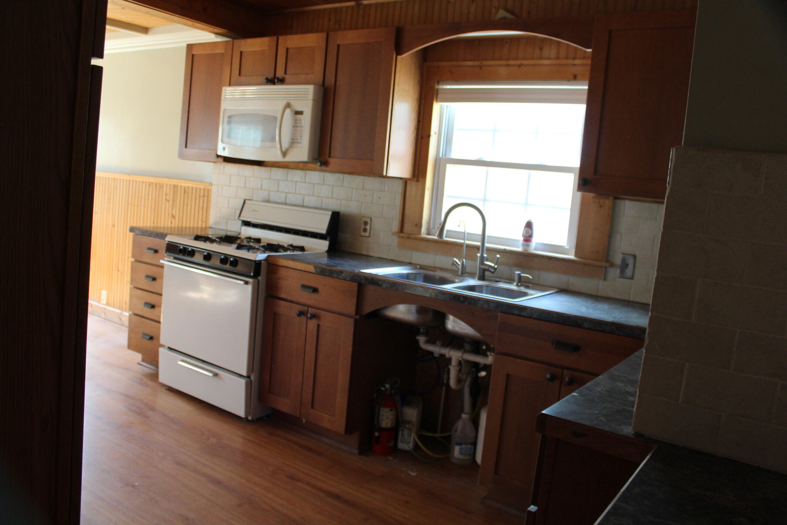 1542 Joslyn Road Muskegon, MI 49445 - Photo 4 of 9 KITCHEN 1