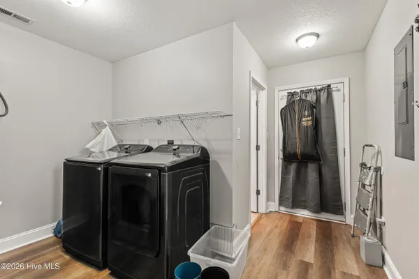 $415,000 | 175 Thomas Loop Road, Jacksonville, NC 28540