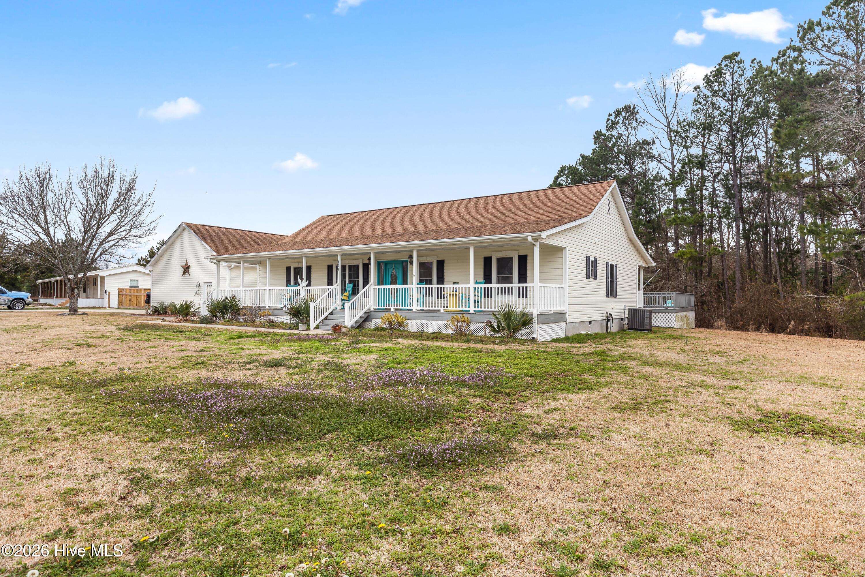 175 Thomas Loop Road Jacksonville, NC 28540 - Photo 3 of 34 3