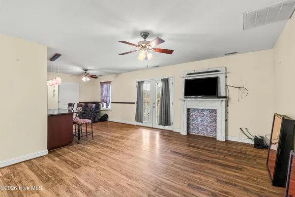 $415,000 | 175 Thomas Loop Road, Jacksonville, NC 28540