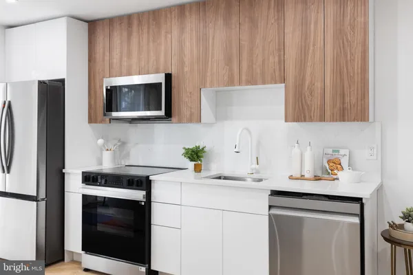 $3,100 | 1124 Florida Avenue Northeast, Unit 410, Washington, DC 20002