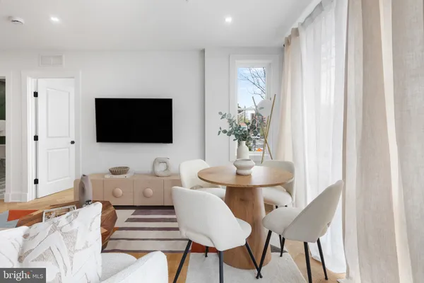 $3,100 | 1124 Florida Avenue Northeast, Unit 410, Washington, DC 20002