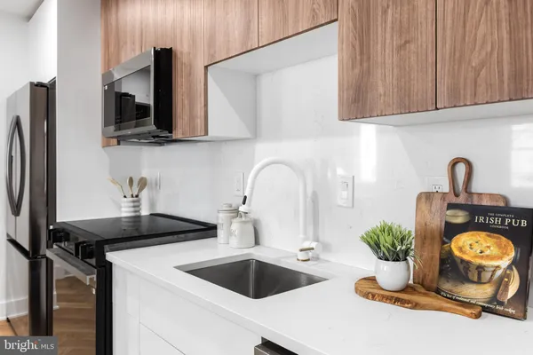 $3,100 | 1124 Florida Avenue Northeast, Unit 410, Washington, DC 20002