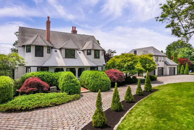 $2,495,000 | 425 York Street, York, ME 03909