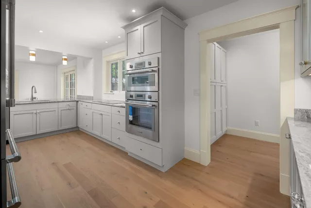 $2,495,000 | 425 York Street, York, ME 03909