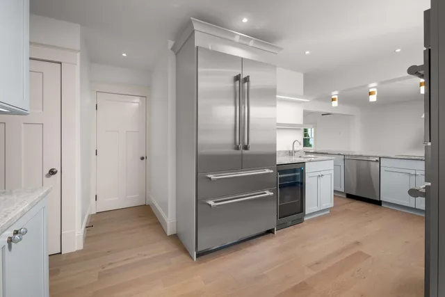 $2,495,000 | 425 York Street, York, ME 03909