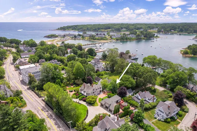 $2,495,000 | 425 York Street, York, ME 03909