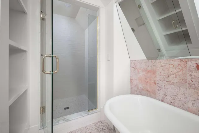 $2,495,000 | 425 York Street, York, ME 03909