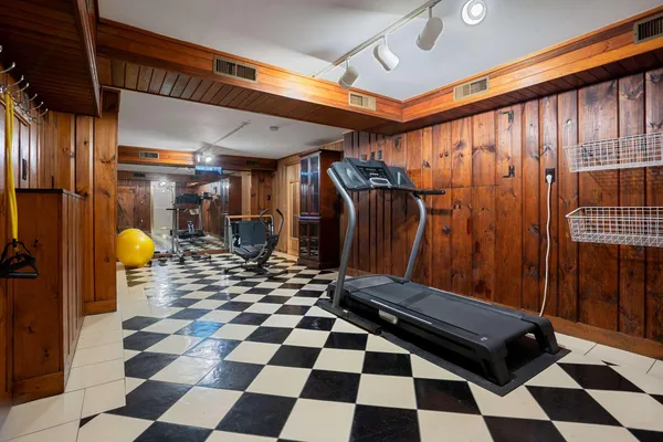 $2,495,000 | 425 York Street, York, ME 03909