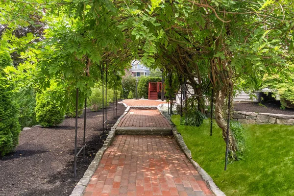 $2,495,000 | 425 York Street, York, ME 03909