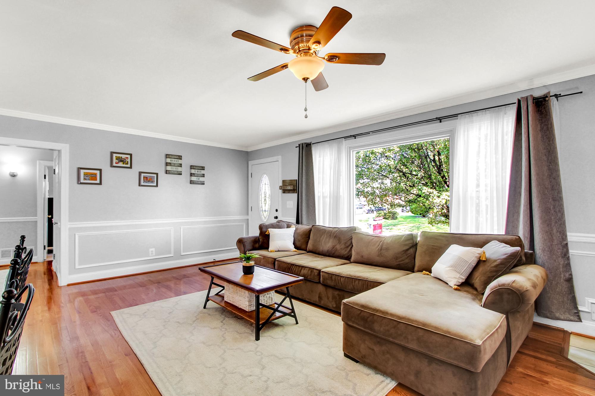2409 Lakewood Road Baltimore, MD 21234 - Photo 3 of 31 Abundance of natural light