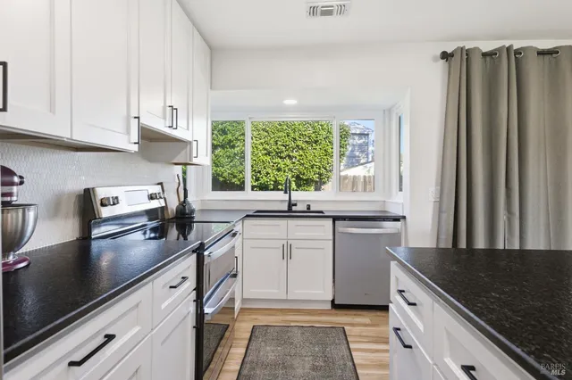 $3,200 | 1100 Merrill Court, Dixon, CA 95620