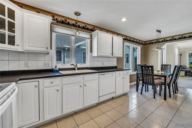 $299,998 | 63 Niagara Shore Drive, Tonawanda, NY 14150